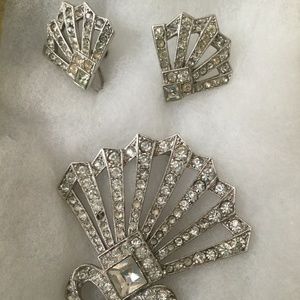 Vintage earring and brooch set